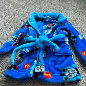 Thomas and friends bathrobe size 2t.